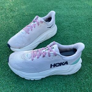 HOKA ONE ONE ARAHI 8 - Women’s Running Shoes - SIZE 7.5B